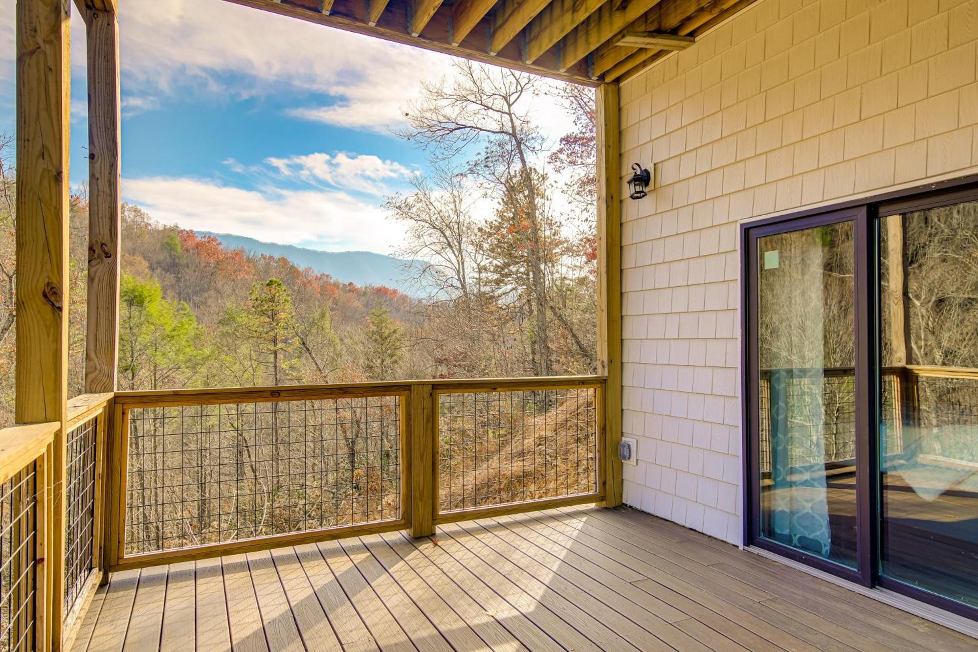 Gatlinburg Cabin With Game Room, Hot Tub And Mtn Views Bagian luar foto
