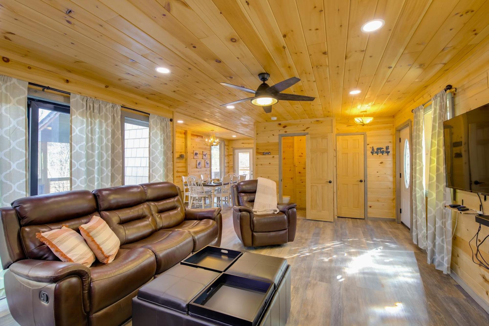 Gatlinburg Cabin With Game Room, Hot Tub And Mtn Views Bagian luar foto