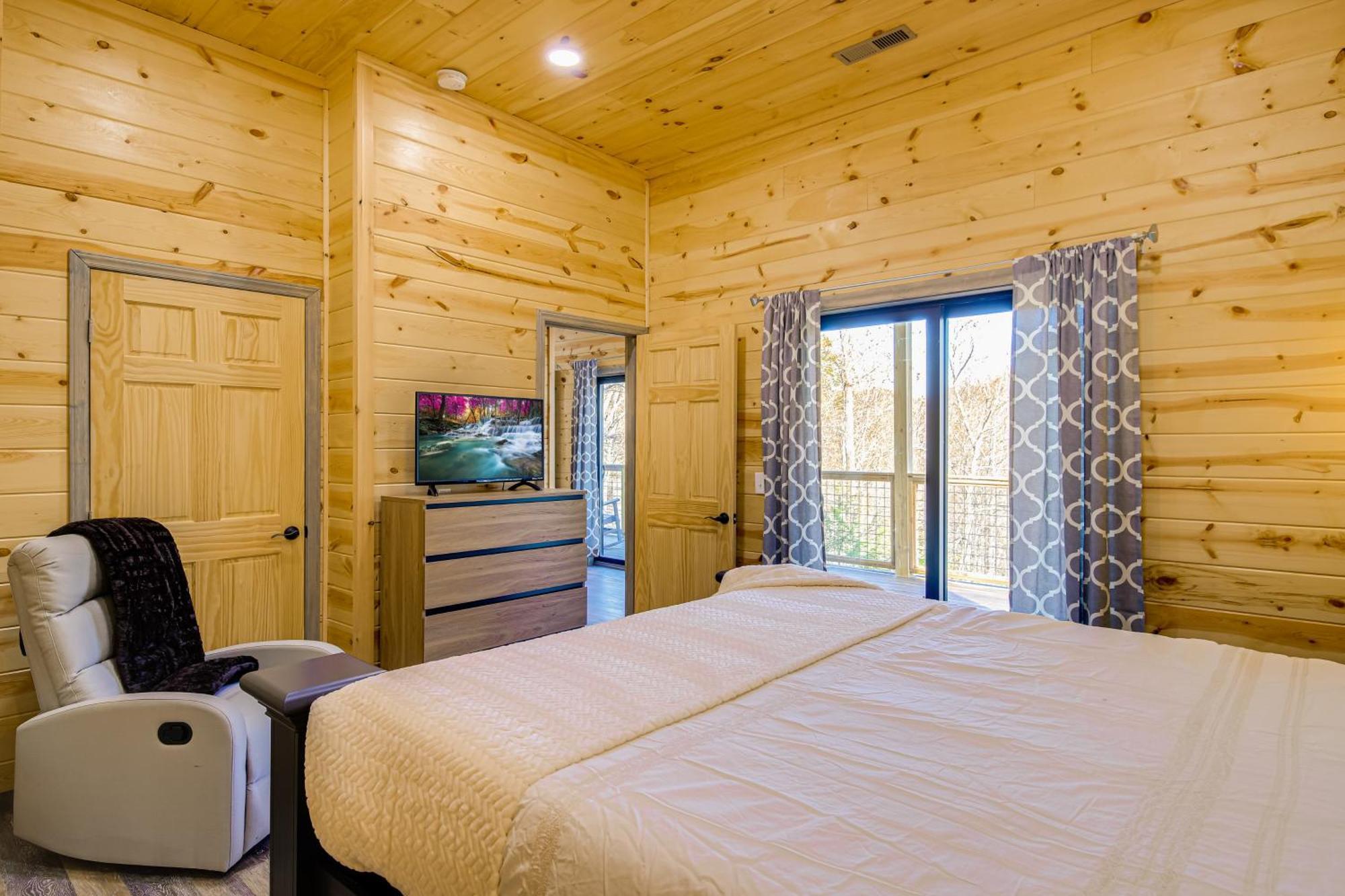 Gatlinburg Cabin With Game Room, Hot Tub And Mtn Views Bagian luar foto